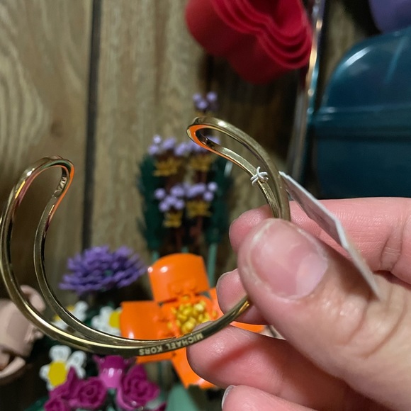 MICHAEL KORS MARITIME PAVE CUFF BRACELET - Picture 3 of 4